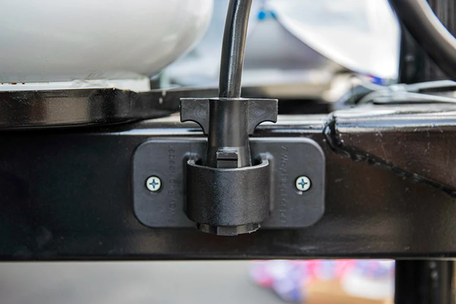 7-Way Plug Keeper - Image 3